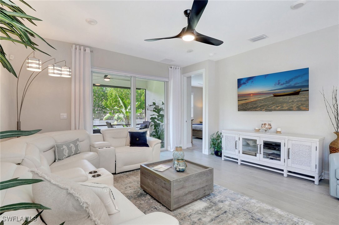 Property Photo: 1037 Tranquil Brook Drive FL 34114