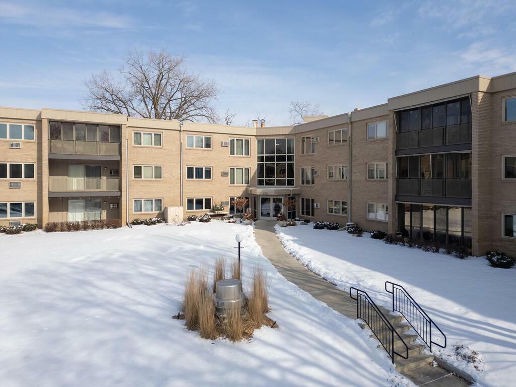 Property Photo: 4350 Brookside Court 105 MN 55436