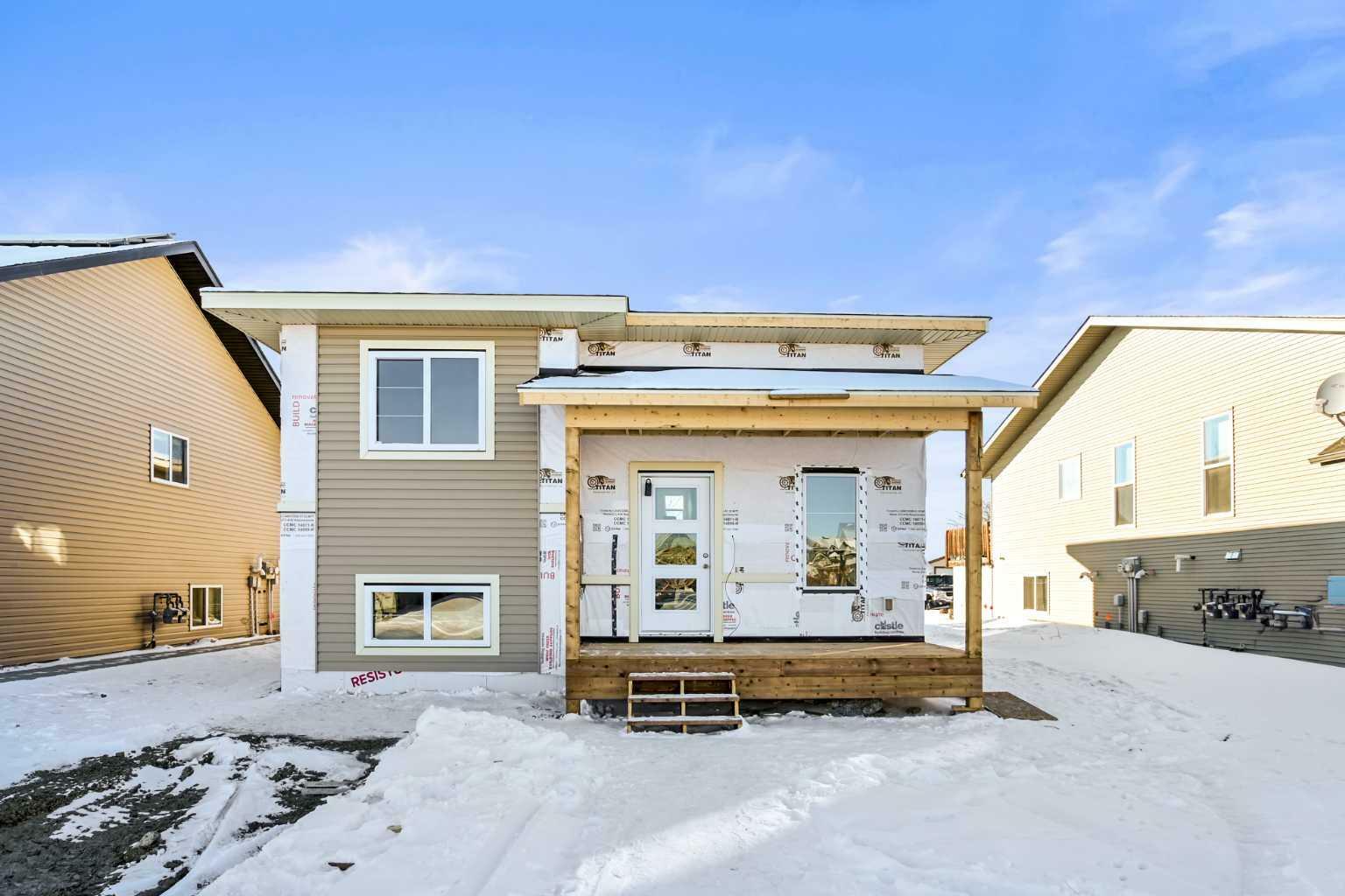 Property Photo:  14 Mackenzie Crescent  AB T4L 0B2 