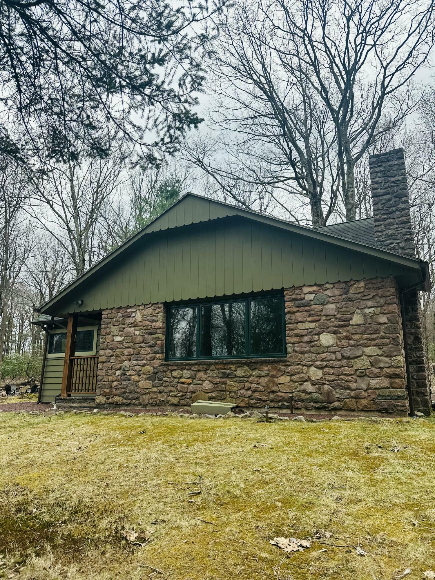 Property Photo: 340 Moseywood Road PA 18624