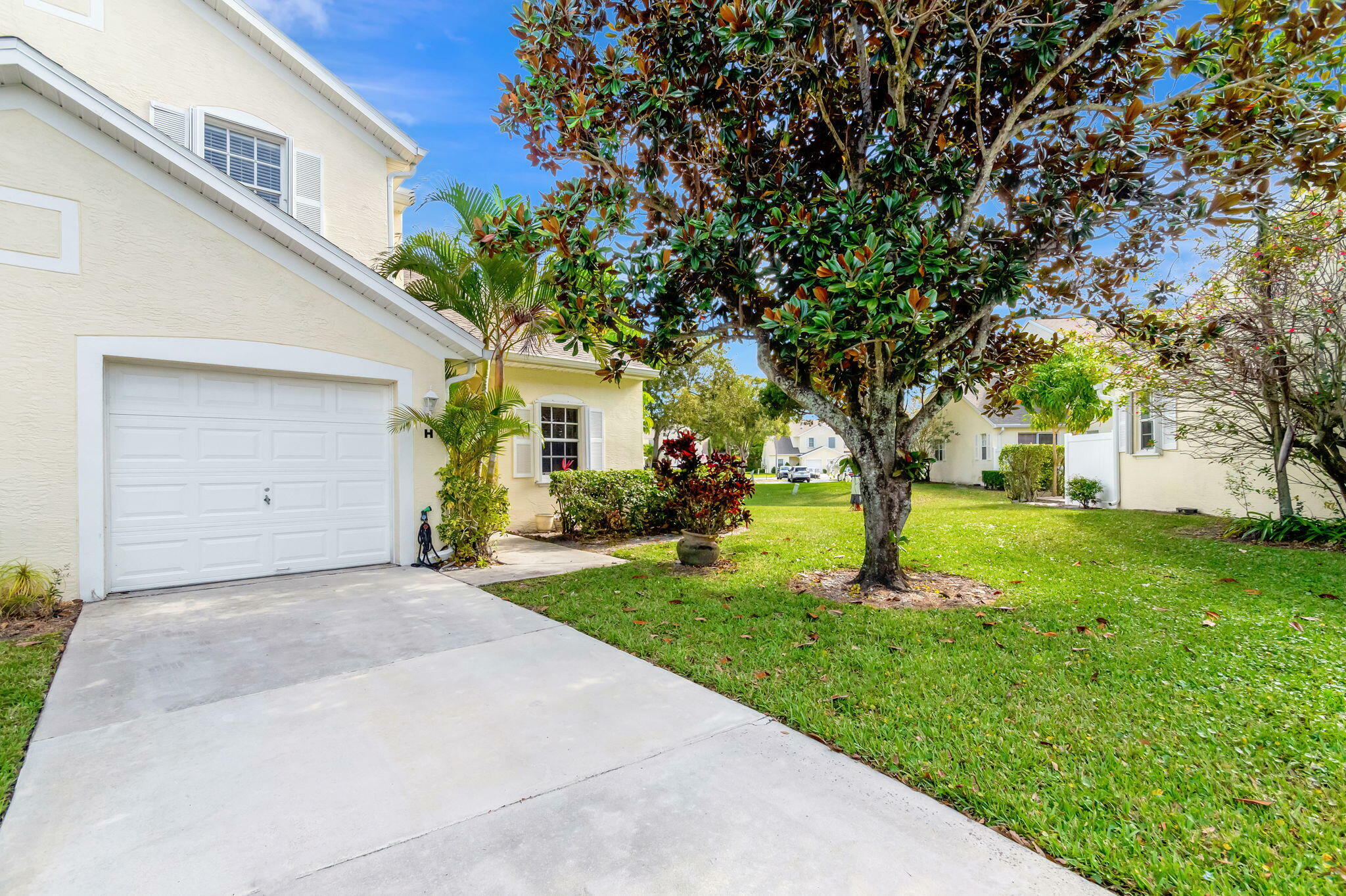 Property Photo:  228 Foxtail Drive H  FL 33415 