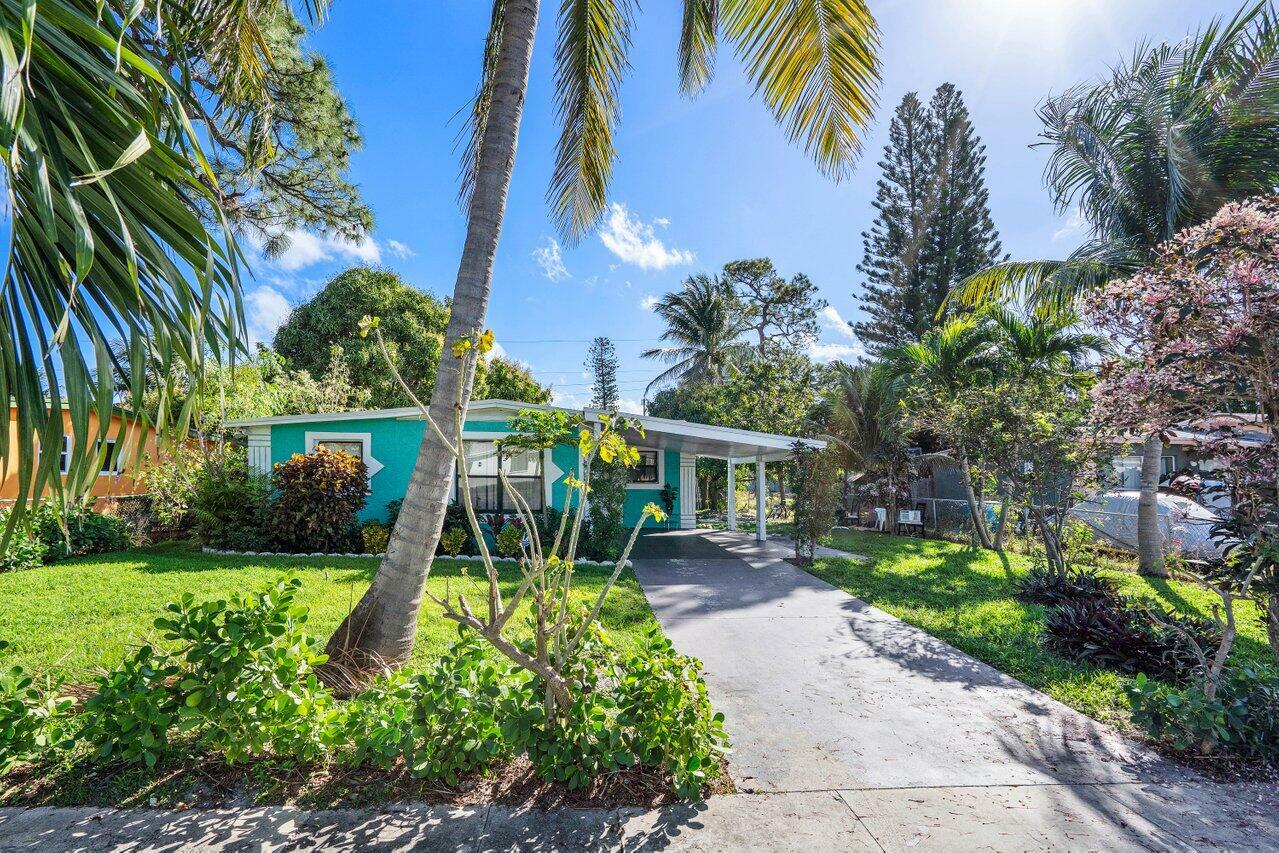 Property Photo: 2350 NW 2nd Street FL 33435