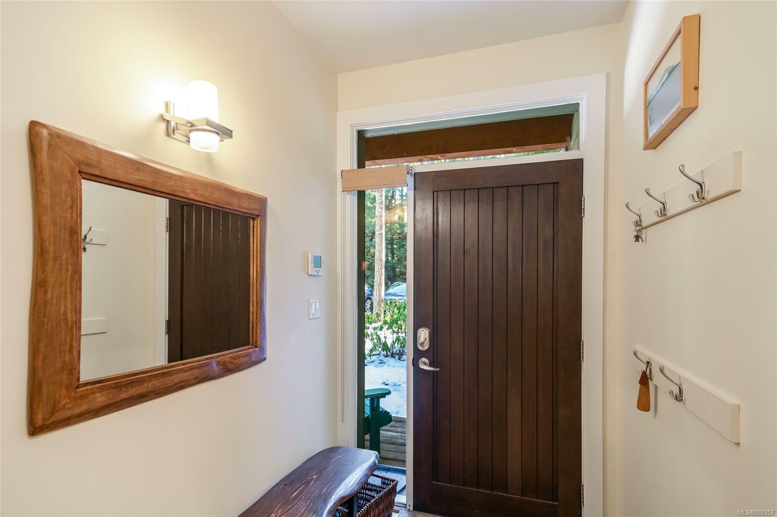 Property Photo: 1059 Tanglewood Pl 53 BC V9P 2E4