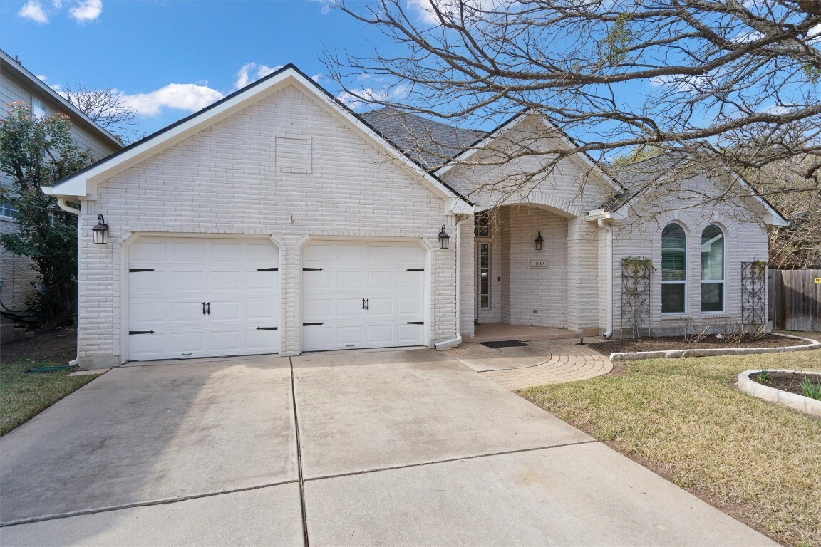 Property Photo:  1819 Feather Nest  TX 78613 