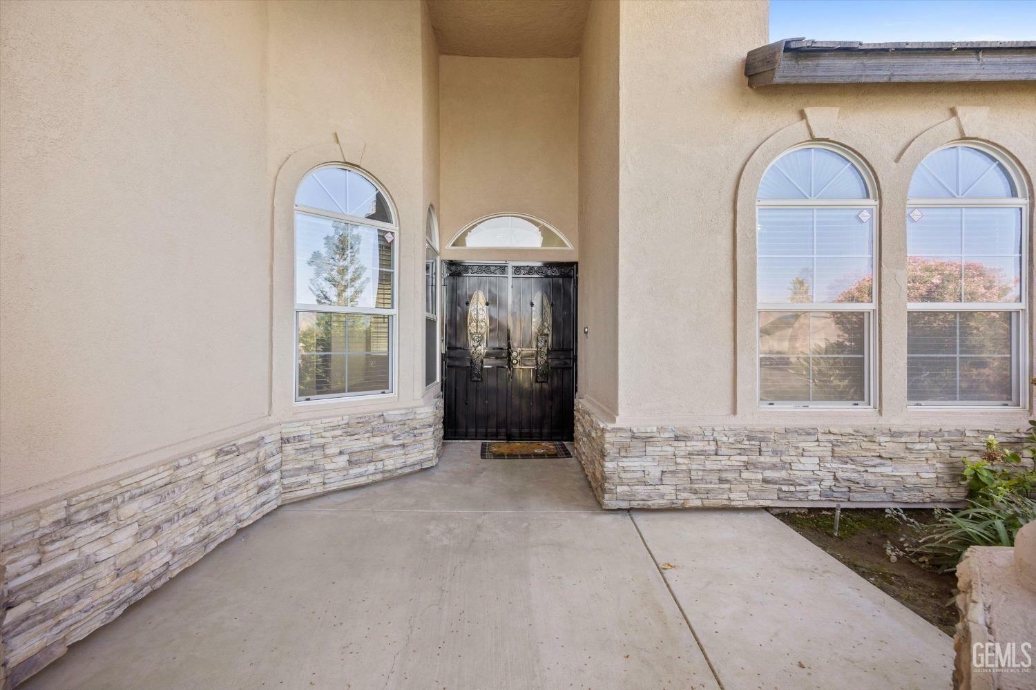 Property Photo:  4301 Jackson Ridge Avenue  CA 93313 