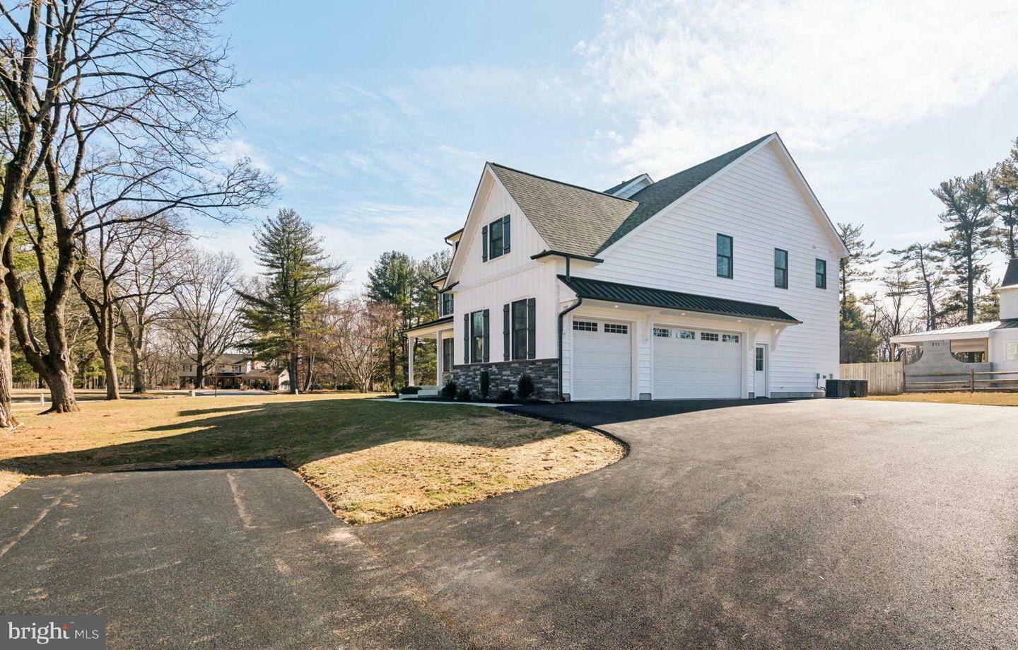 Property Photo:  2 Sycamore Lane  PA 19002 