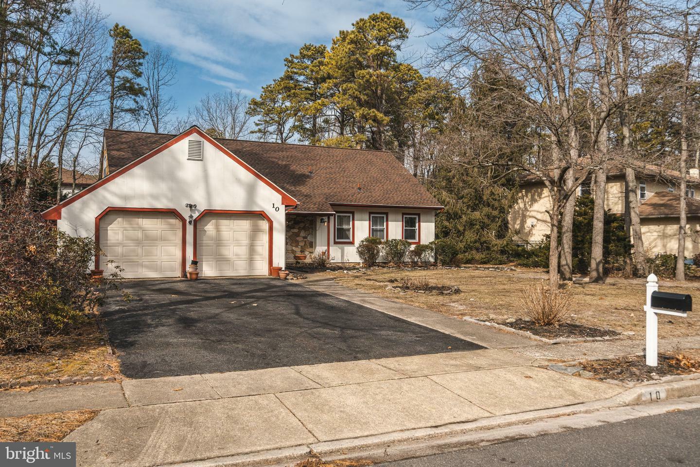 Property Photo:  10 Hazelhurst Drive  NJ 08043 