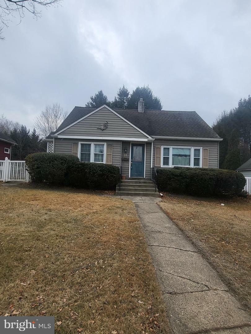 Property Photo:  31 Penn Valley Drive  PA 19067 