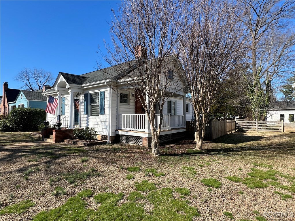 Property Photo:  1502 Greycourt Avenue  VA 23227 