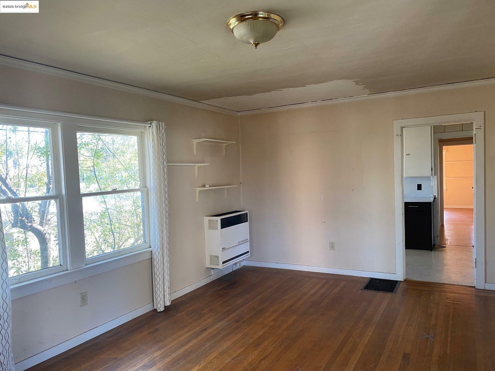 Property Photo:  1100 Park Ave  CA 94501 