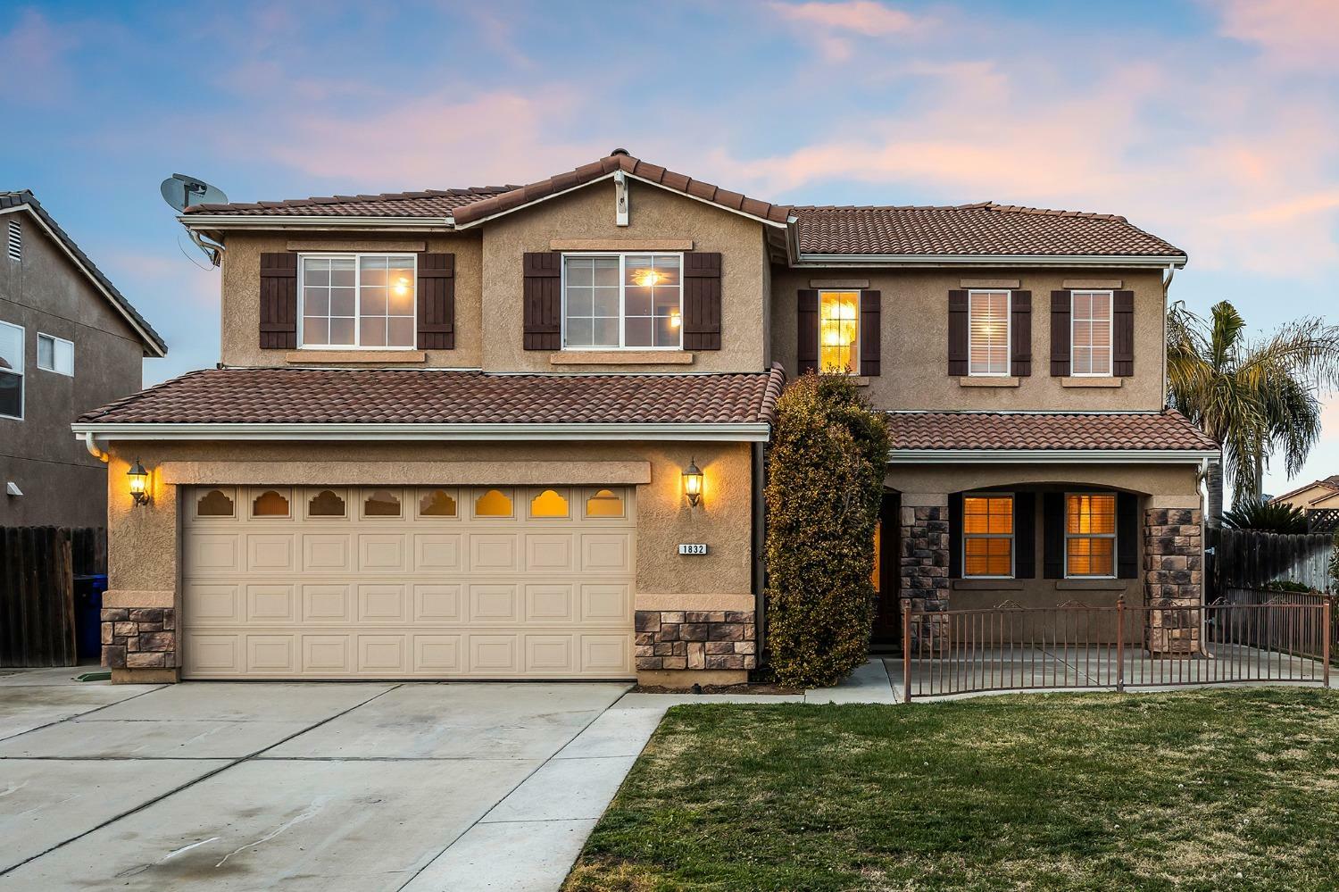 Property Photo:  1832 Santa Maria Avenue  CA 93257 