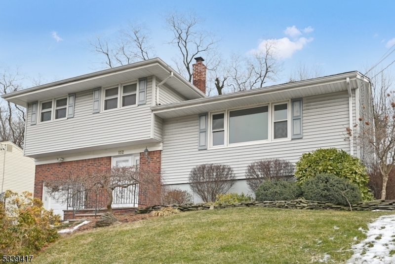 Property Photo:  152 Broadview Ter  NJ 07652 