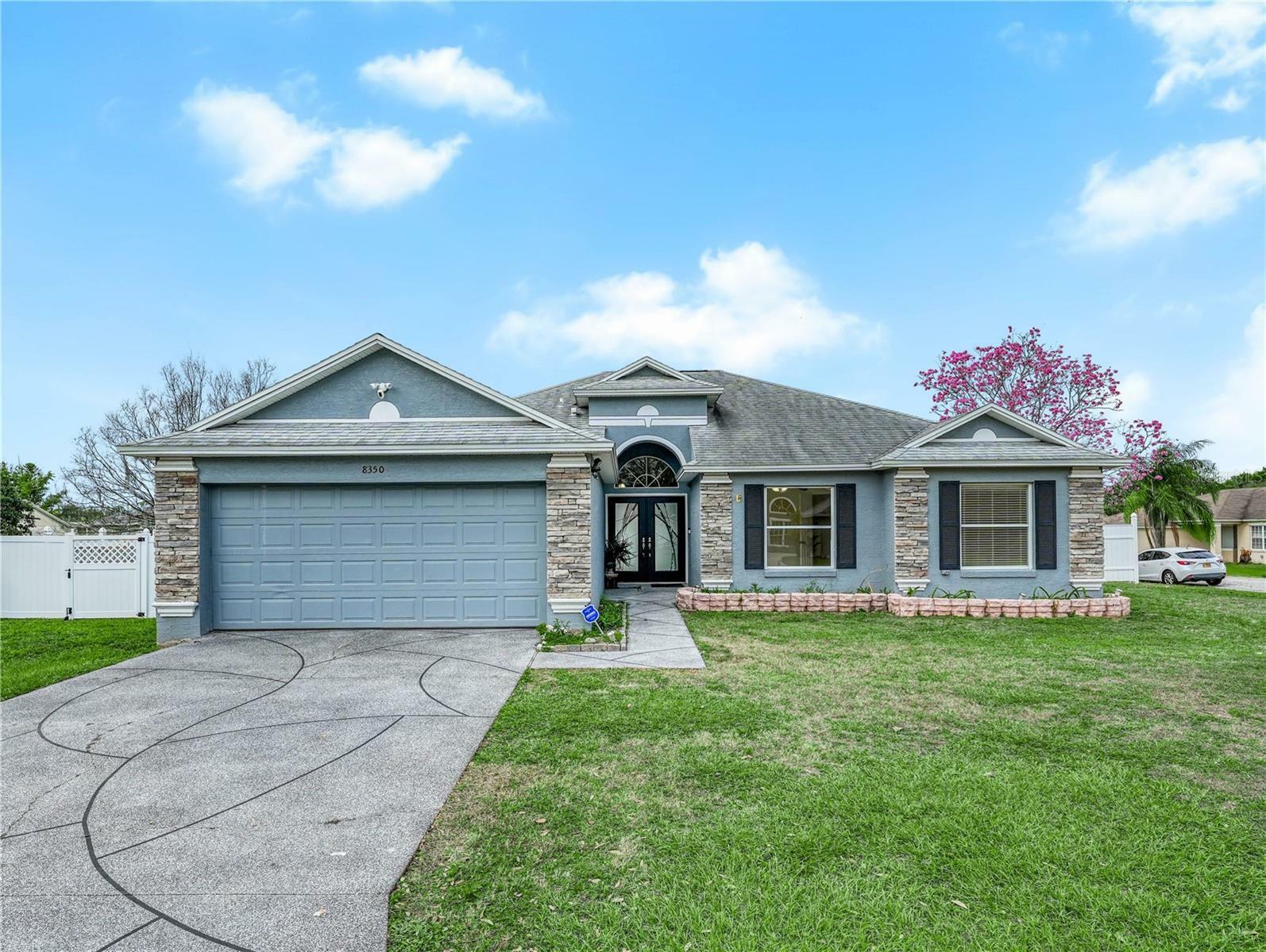 Property Photo:  8350 Split Creek Circle  FL 33809 