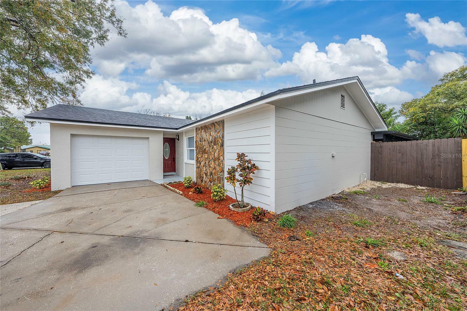 Property Photo:  2235 Ginger Way  FL 33801 