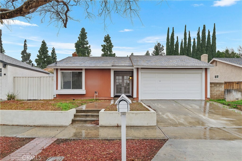 Property Photo:  6897 Crest Avenue  CA 92503 