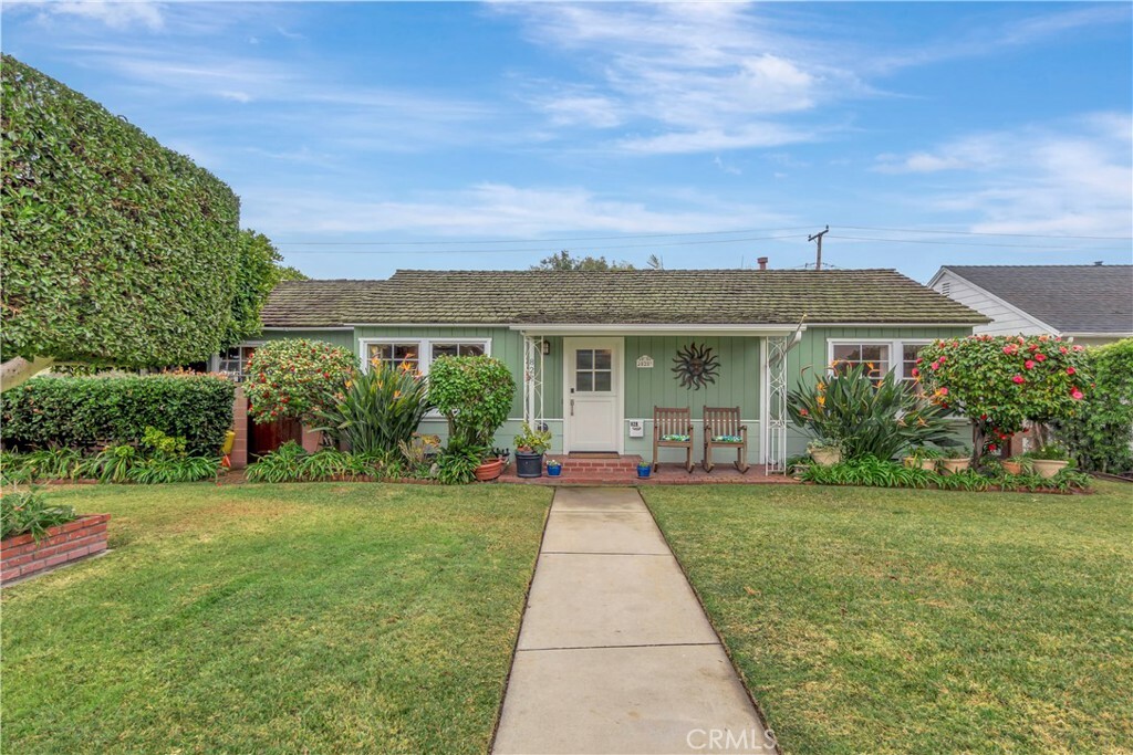 828 14th Street  Huntington Beach CA 92648 photo