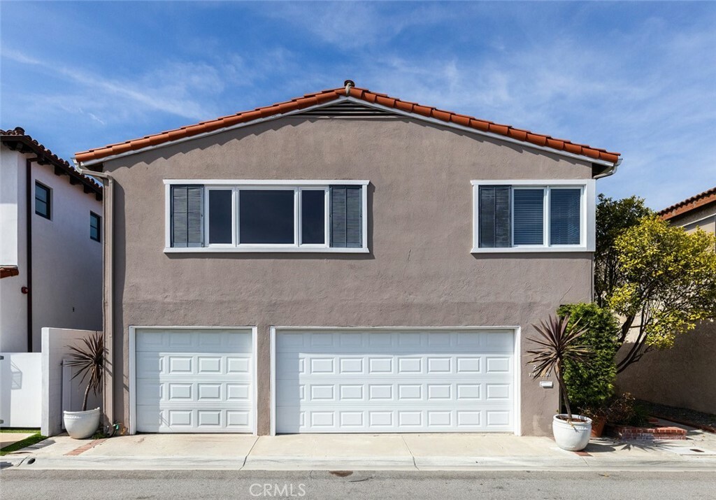 Property Photo:  212 Via Koron  CA 92663 