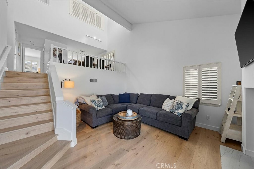 Property Photo: 29 Laguna Court CA 90266
