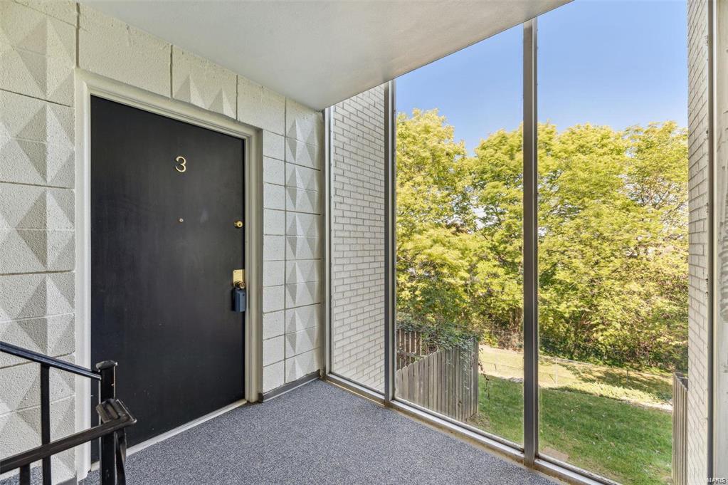 Property Photo: 10407 Briarbend Drive 3 MO 63146
