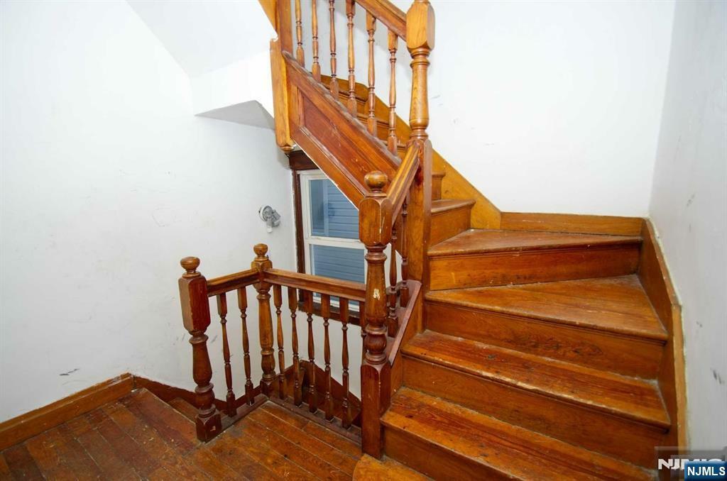 Property Photo:  45 Finlay Place  NJ 07106 