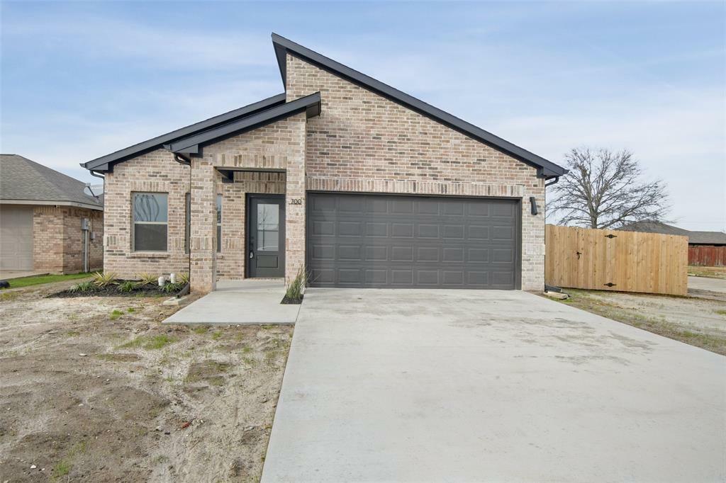 Property Photo:  700 Aldridge Street  TX 75428 