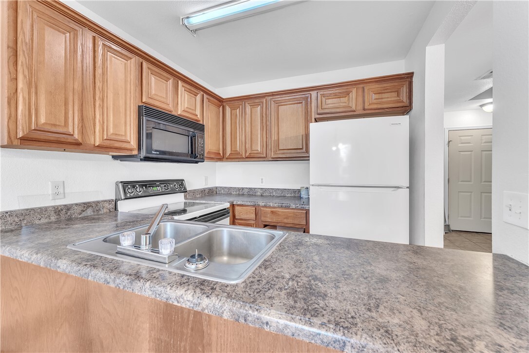 Property Photo: 3108 & 3110 S B Street AR 72758