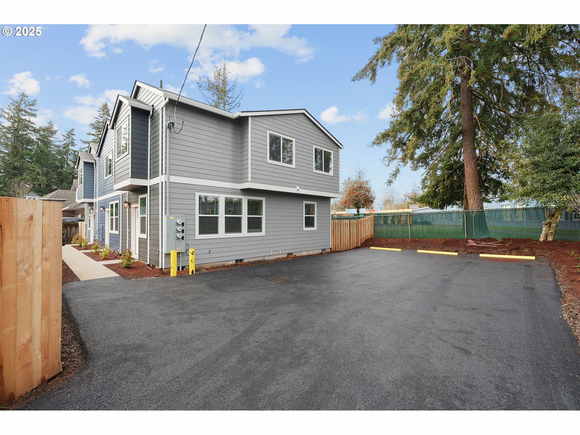 Property Photo:  2869 SE 118th Ave  OR 97266 