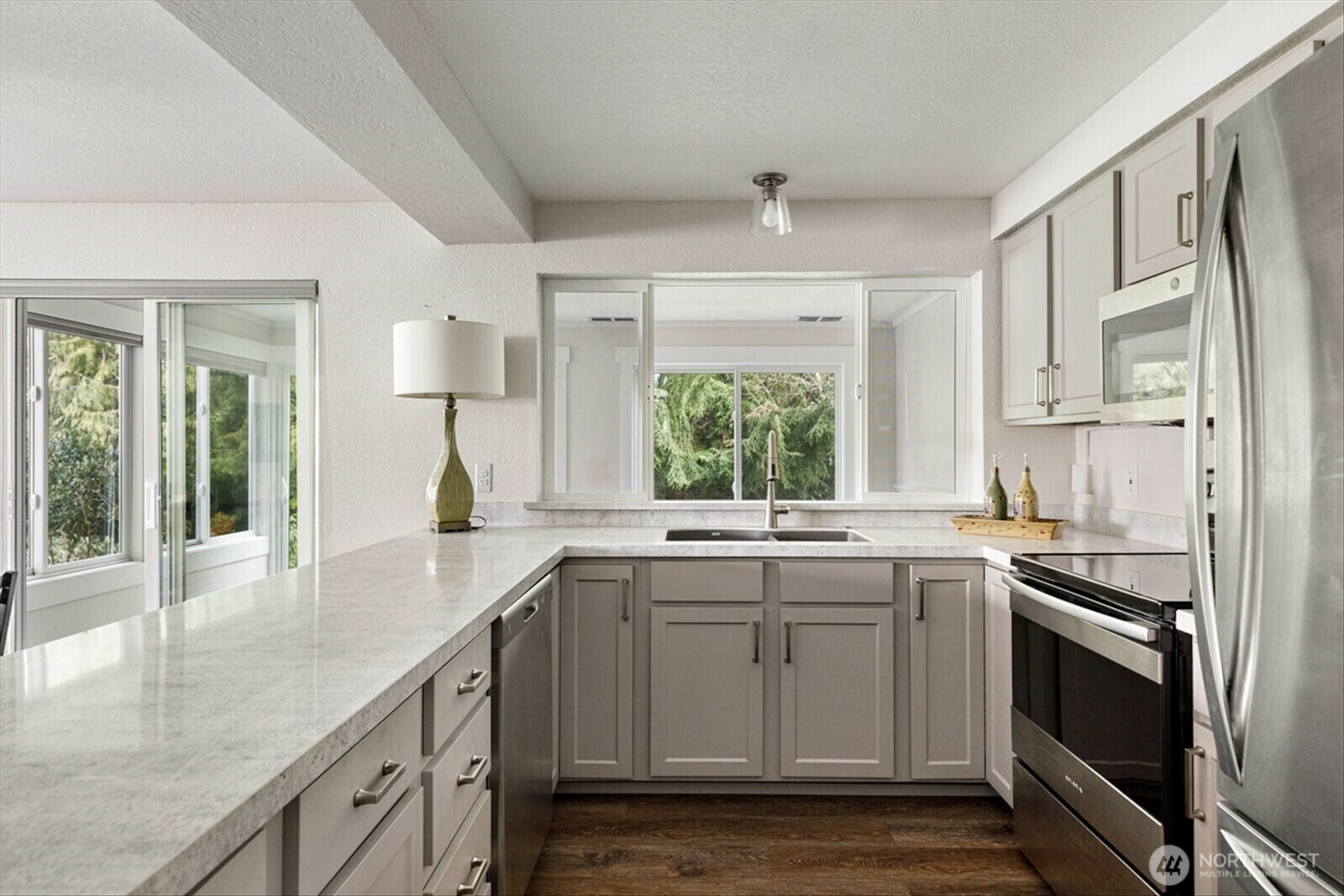 Property Photo: 566 Creekside Terrace 101 WA 98260