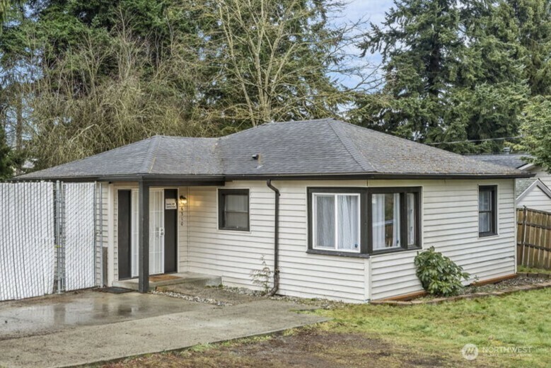 Property Photo:  6310  Berkshire Drive  WA 98203 