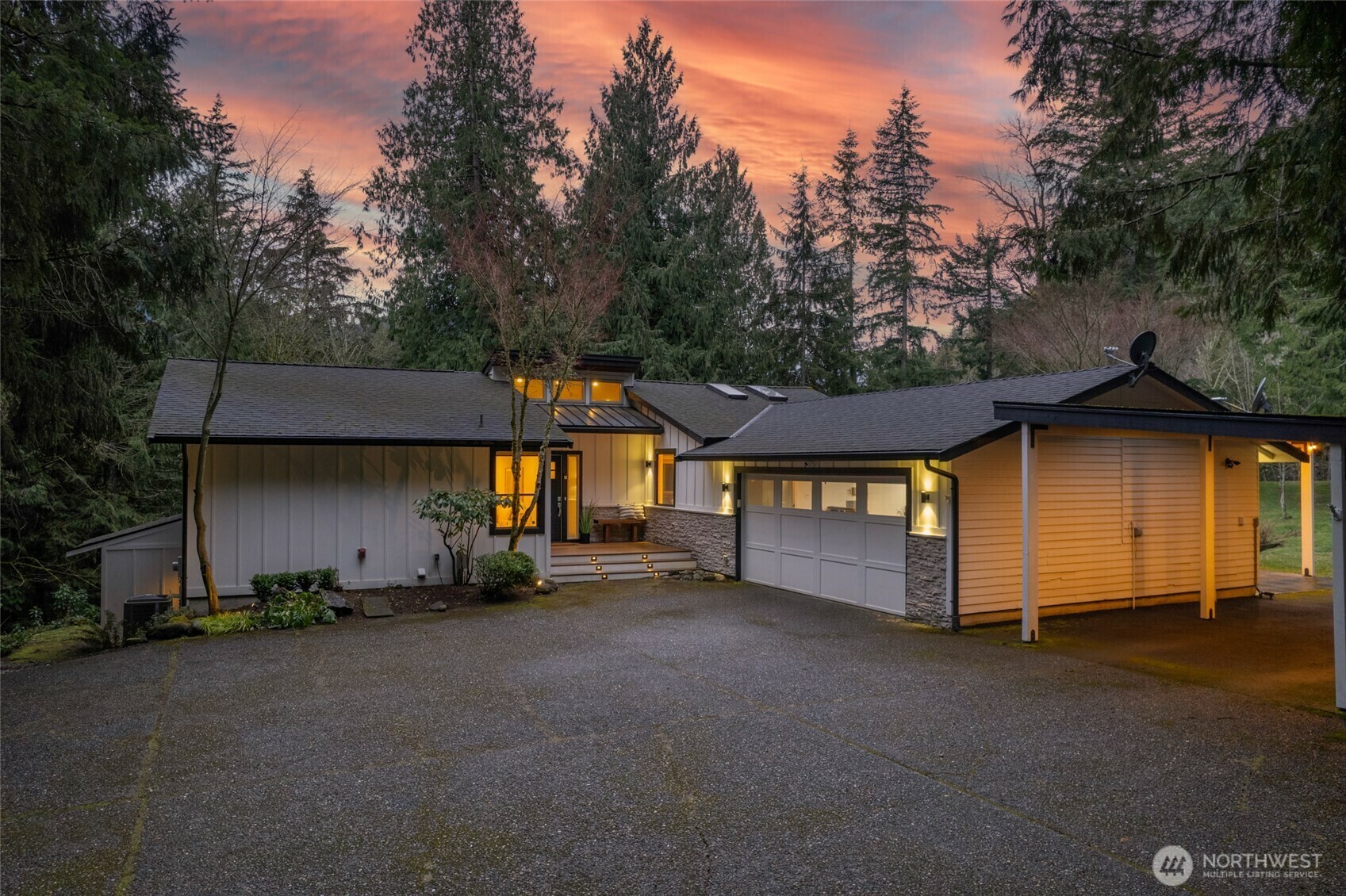 Property Photo:  6805  277th Way SE  WA 98027 