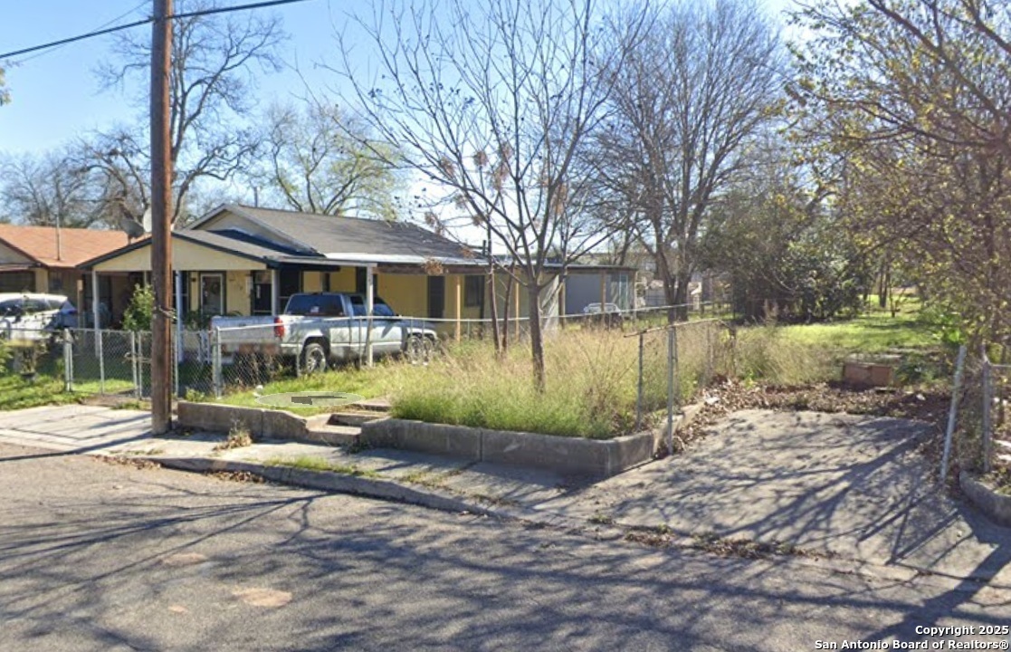 930 Gladstone  San Antonio TX 78225 photo