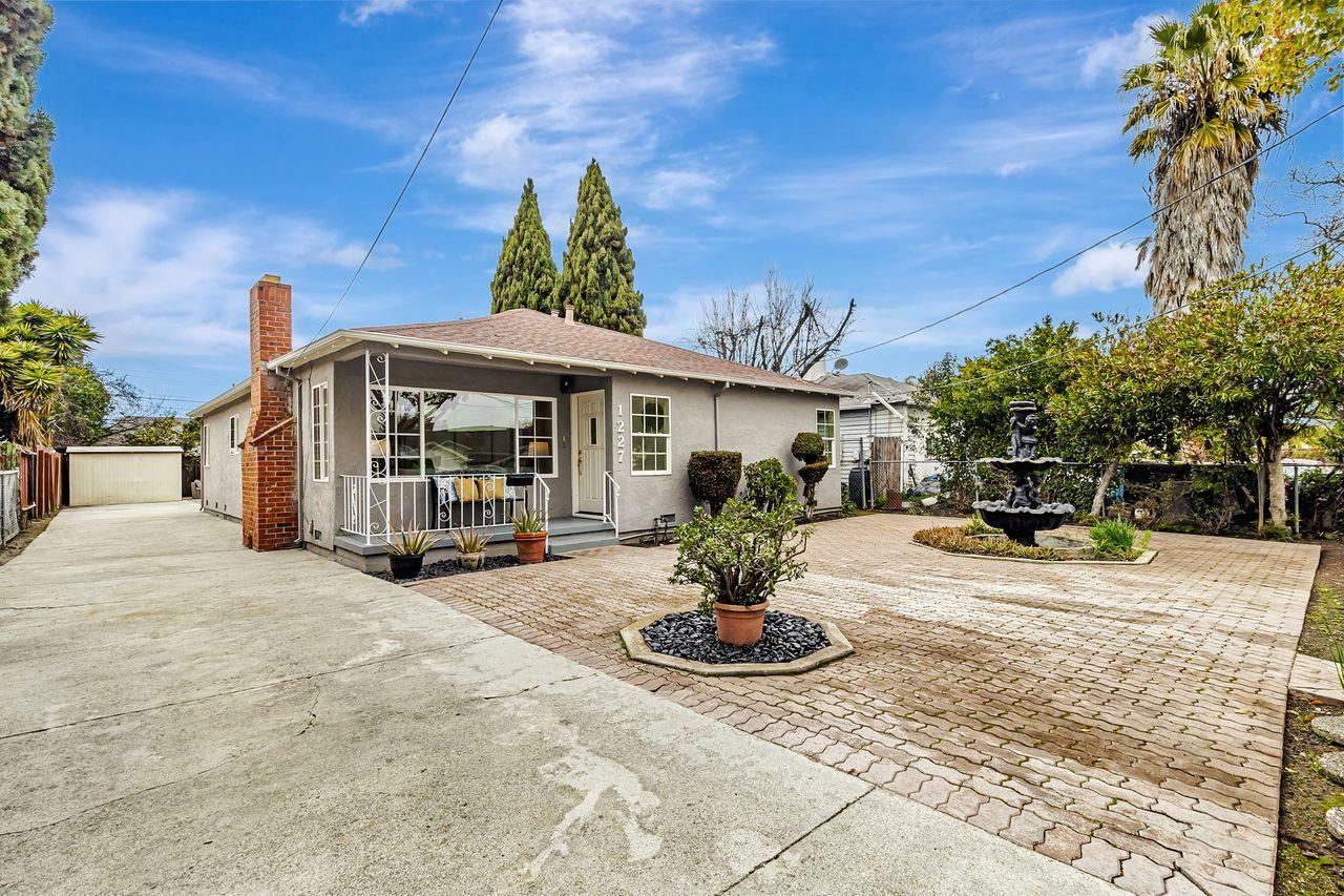 Property Photo:  1227 Madera Avenue  CA 94025 