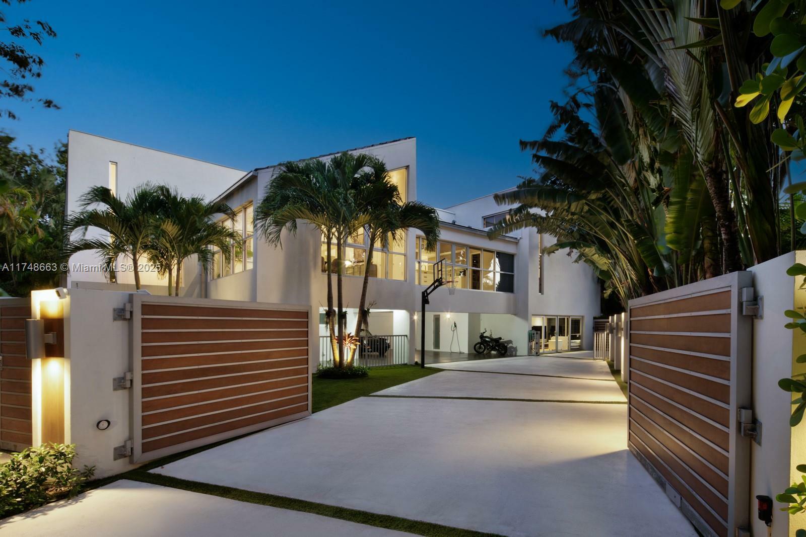 Property Photo: 144 N Prospect Dr FL 33133