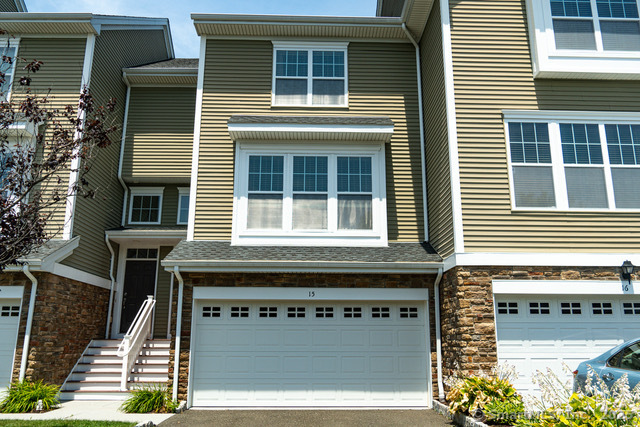 Property Photo: 15 Bristol Terrace 15 CT 06810