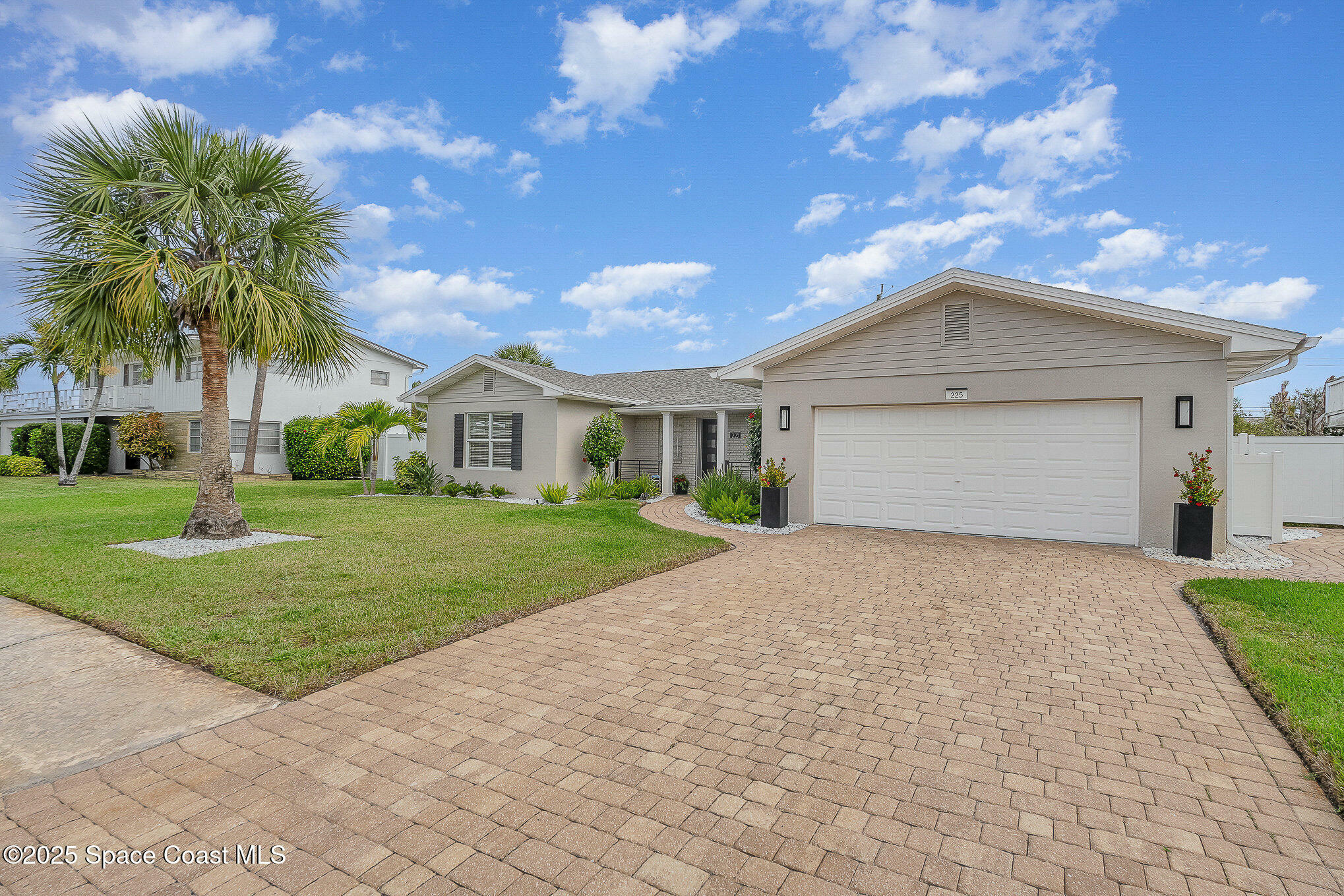 Property Photo:  225 Hedgecock Court  FL 32937 