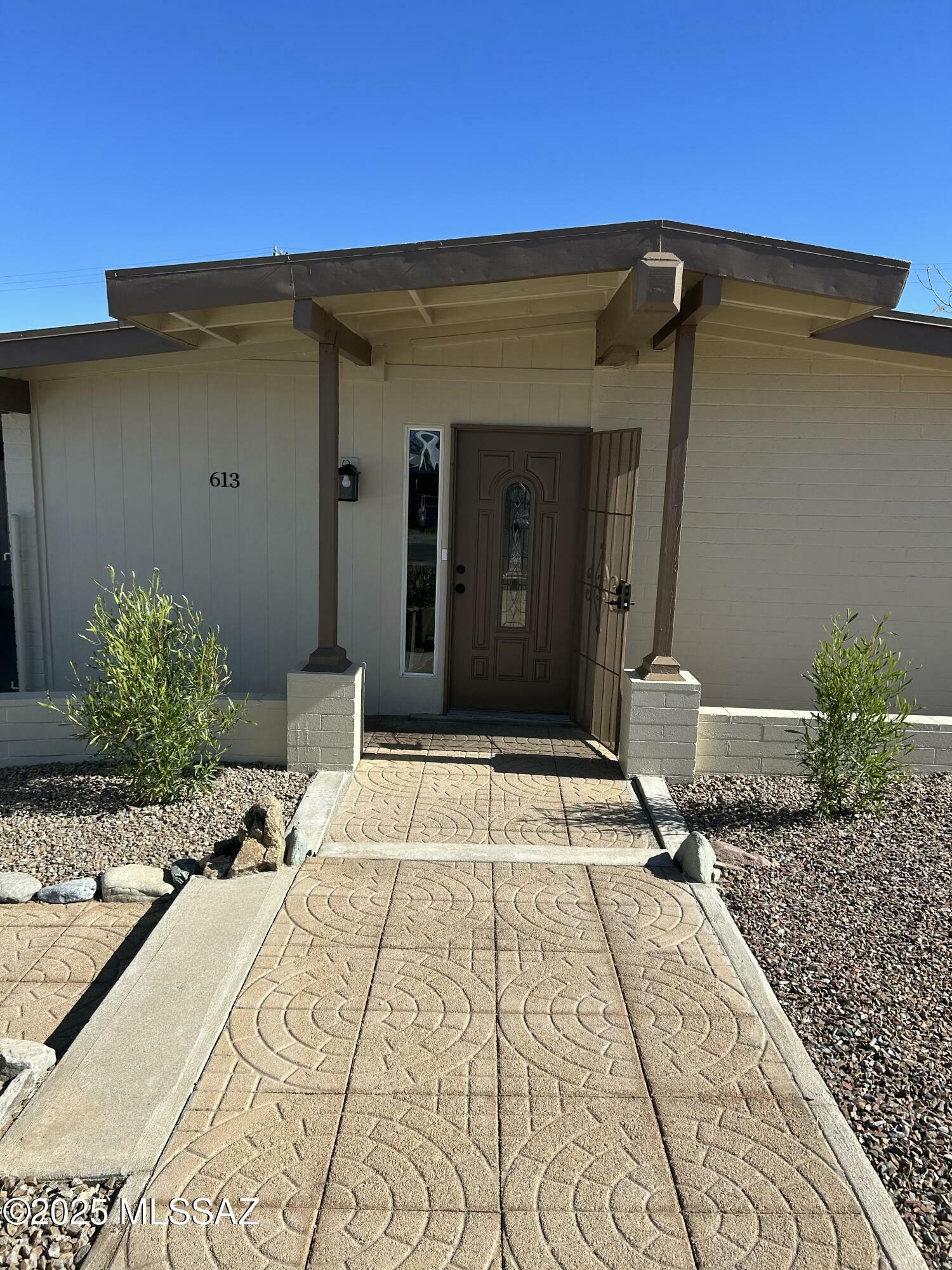 Property Photo:  613 W 2nd Avenue  AZ 85631 