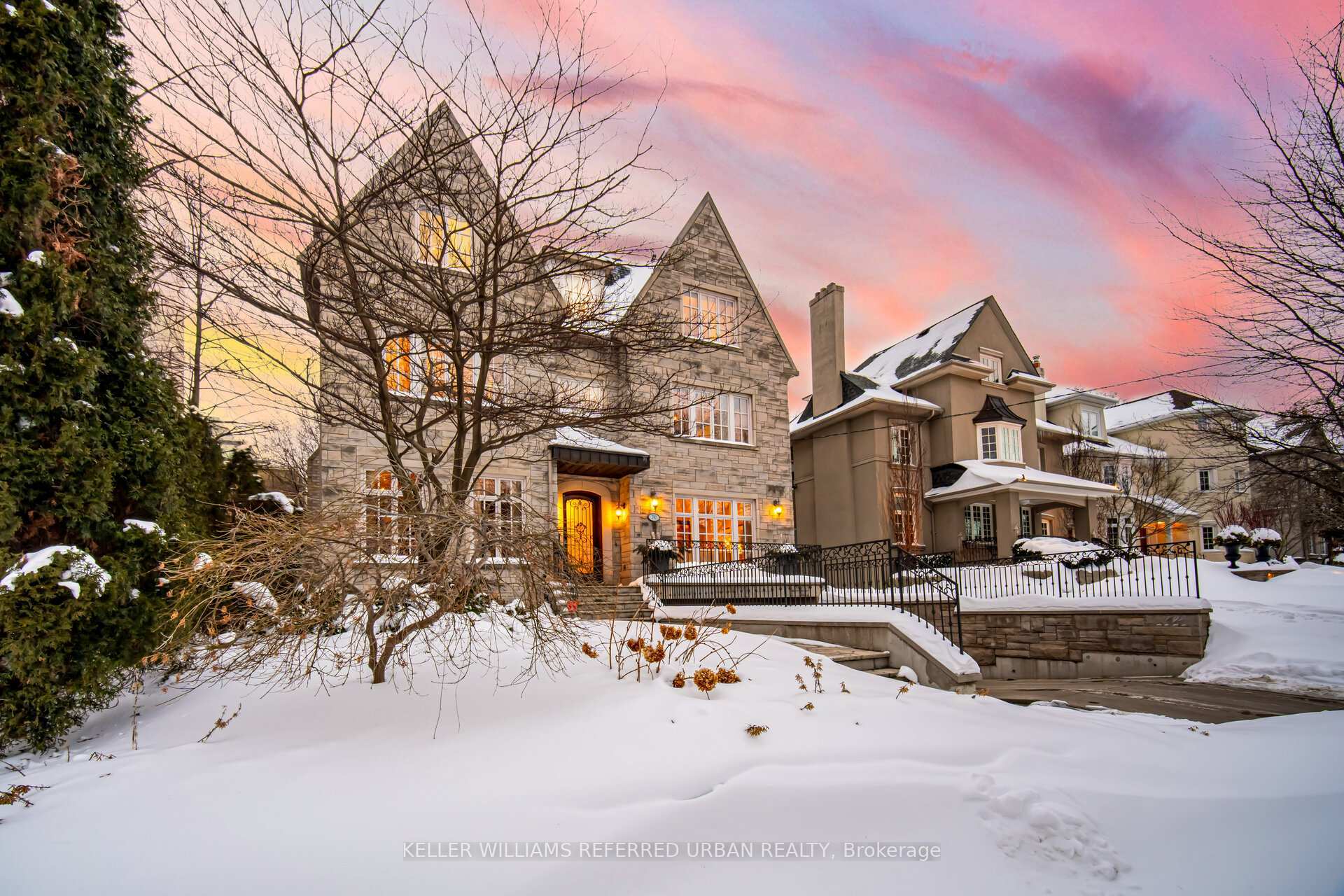 Property Photo: 290 Russell Hill Rd ON M4V 2T6