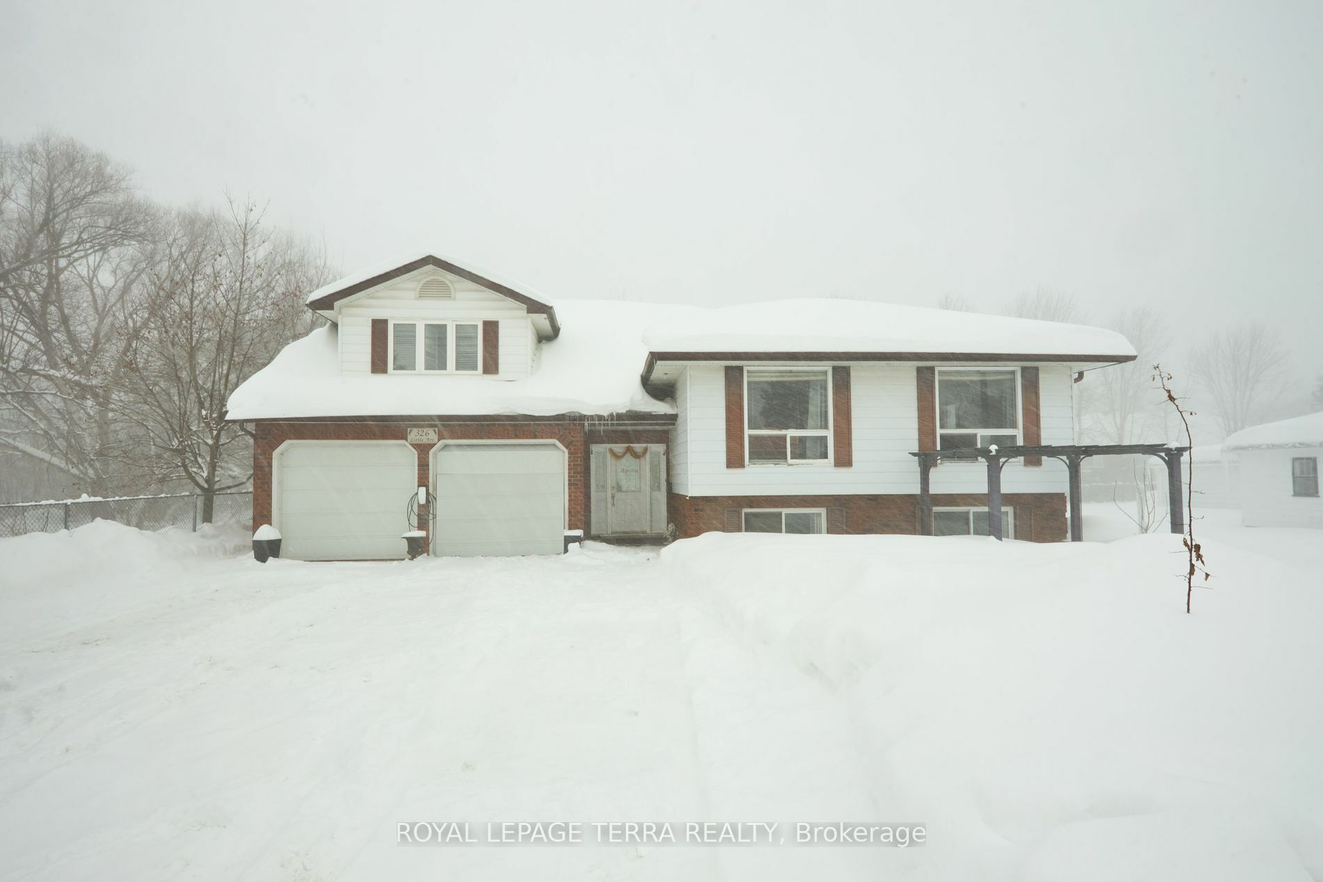 Property Photo:  326 Little Ave  ON L4N 2Z6 