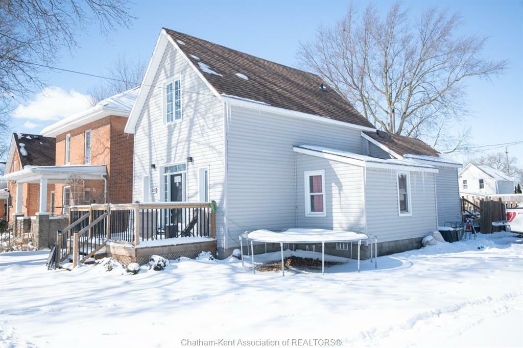 Property Photo:  288 Sydenham Street  ON N0P 1M0 