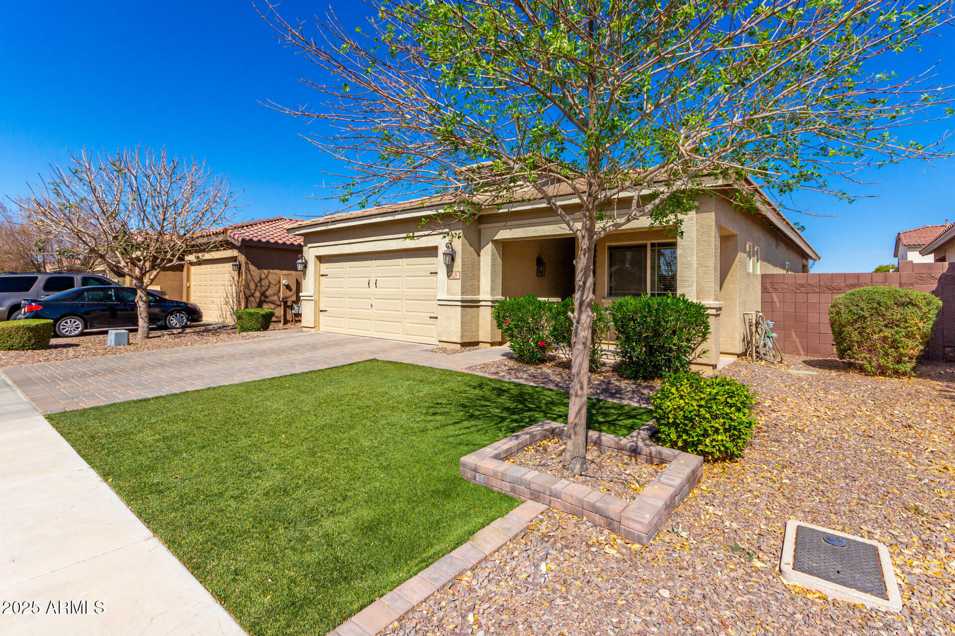 Property Photo:  828 W Leadwood Avenue  AZ 85140 