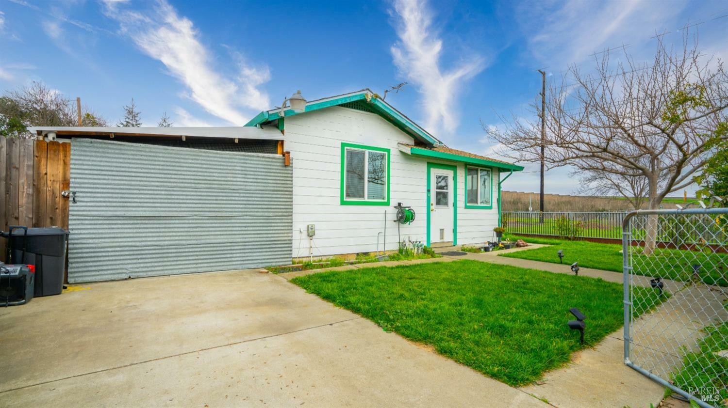 Property Photo:  208 Jackson Street  CA 94533 