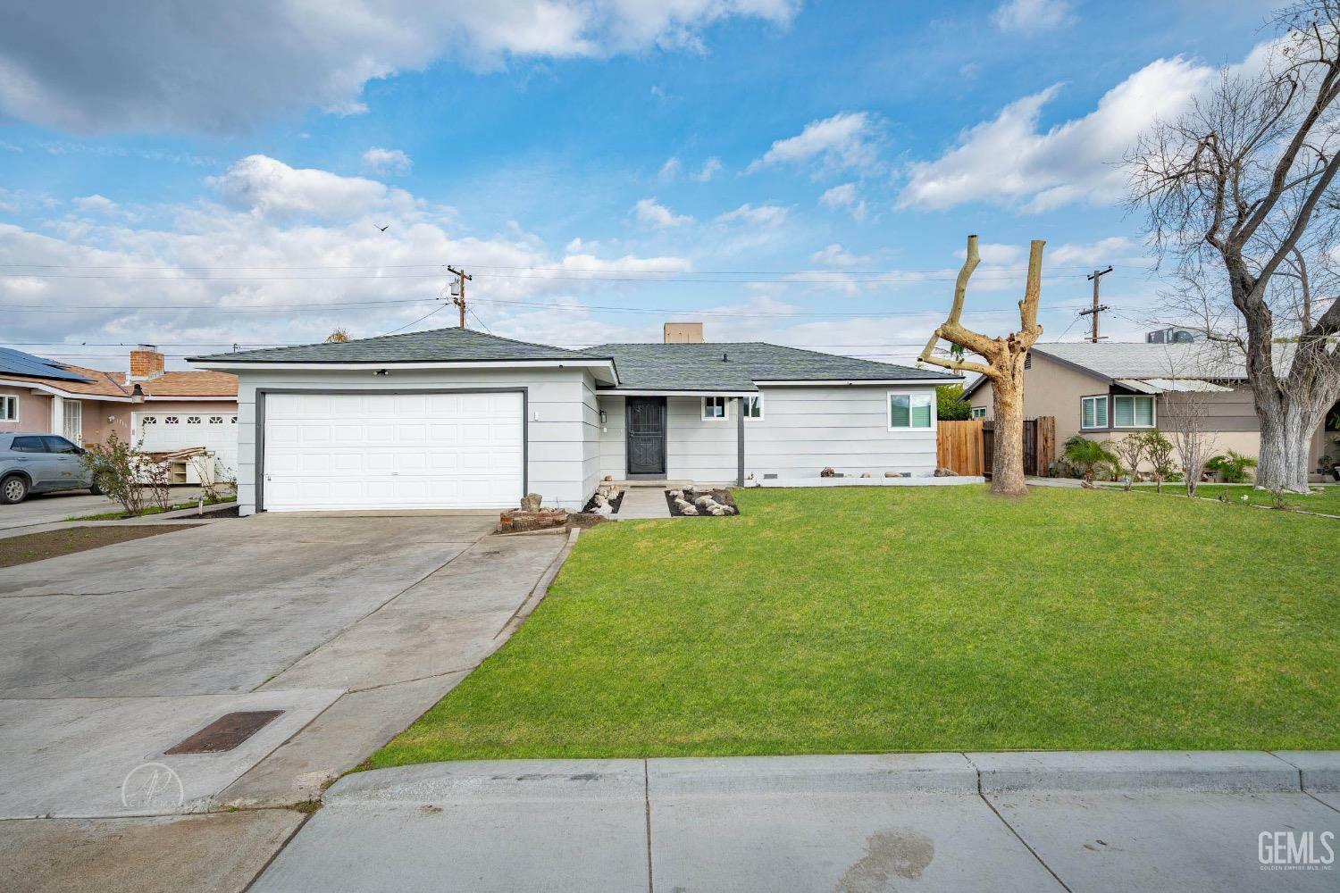 Property Photo:  1800 Hughes Lane  CA 93304 