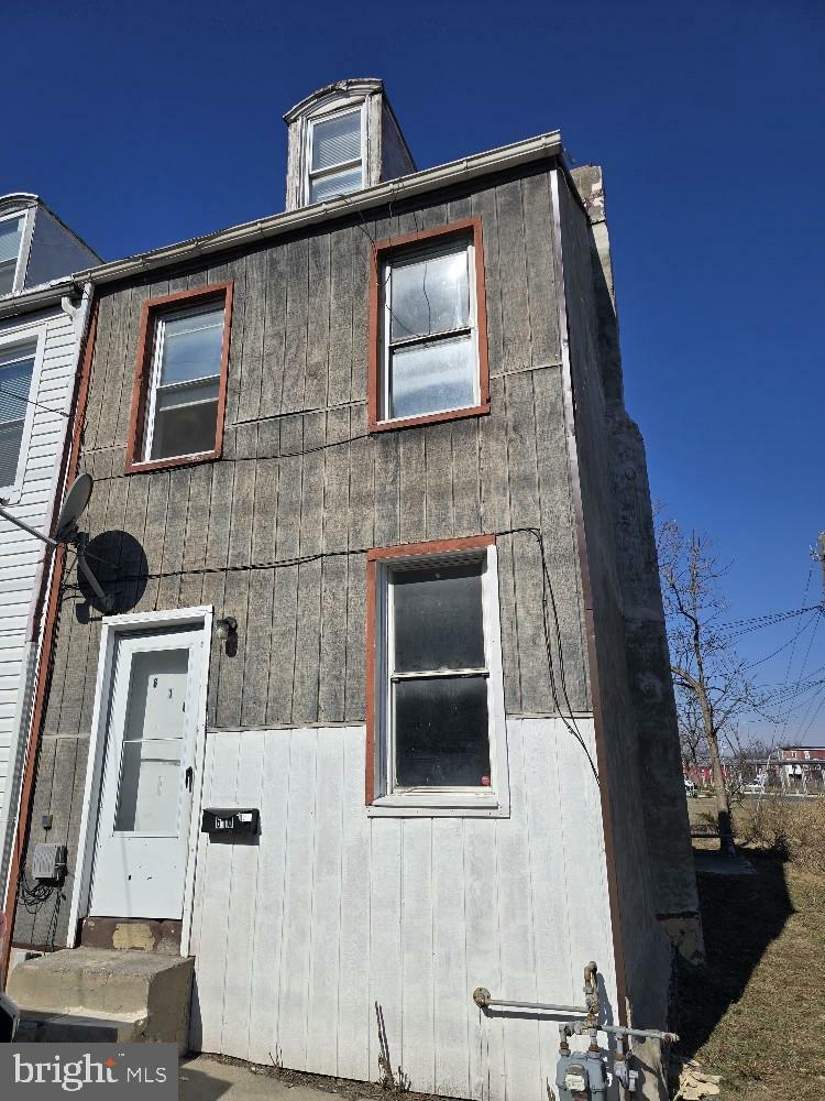 Property Photo:  610 Dauphin Street  PA 17103 