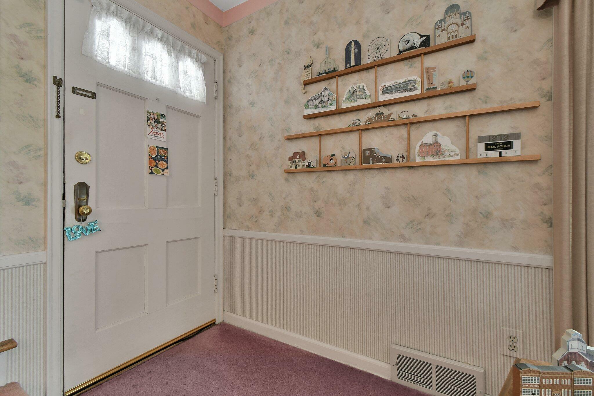 Property Photo:  192 Mayfair Boulevard  OH 43213 