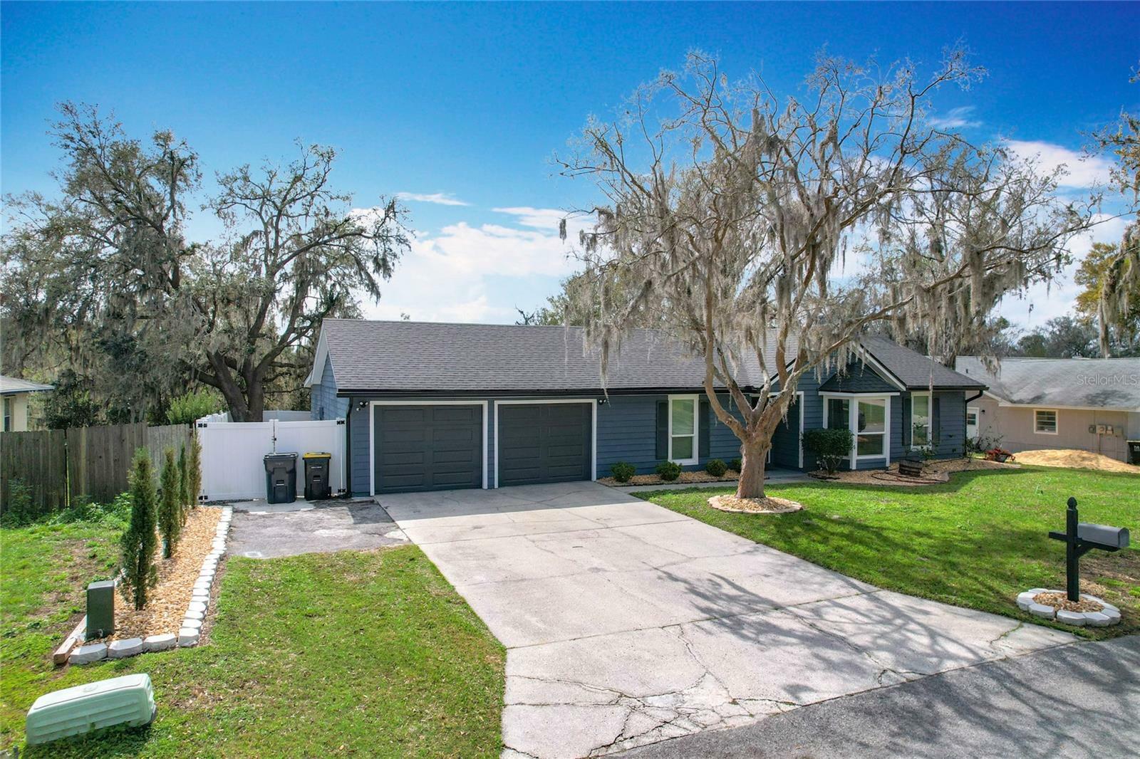 Property Photo:  7108 Sheffield Drive  FL 33810 