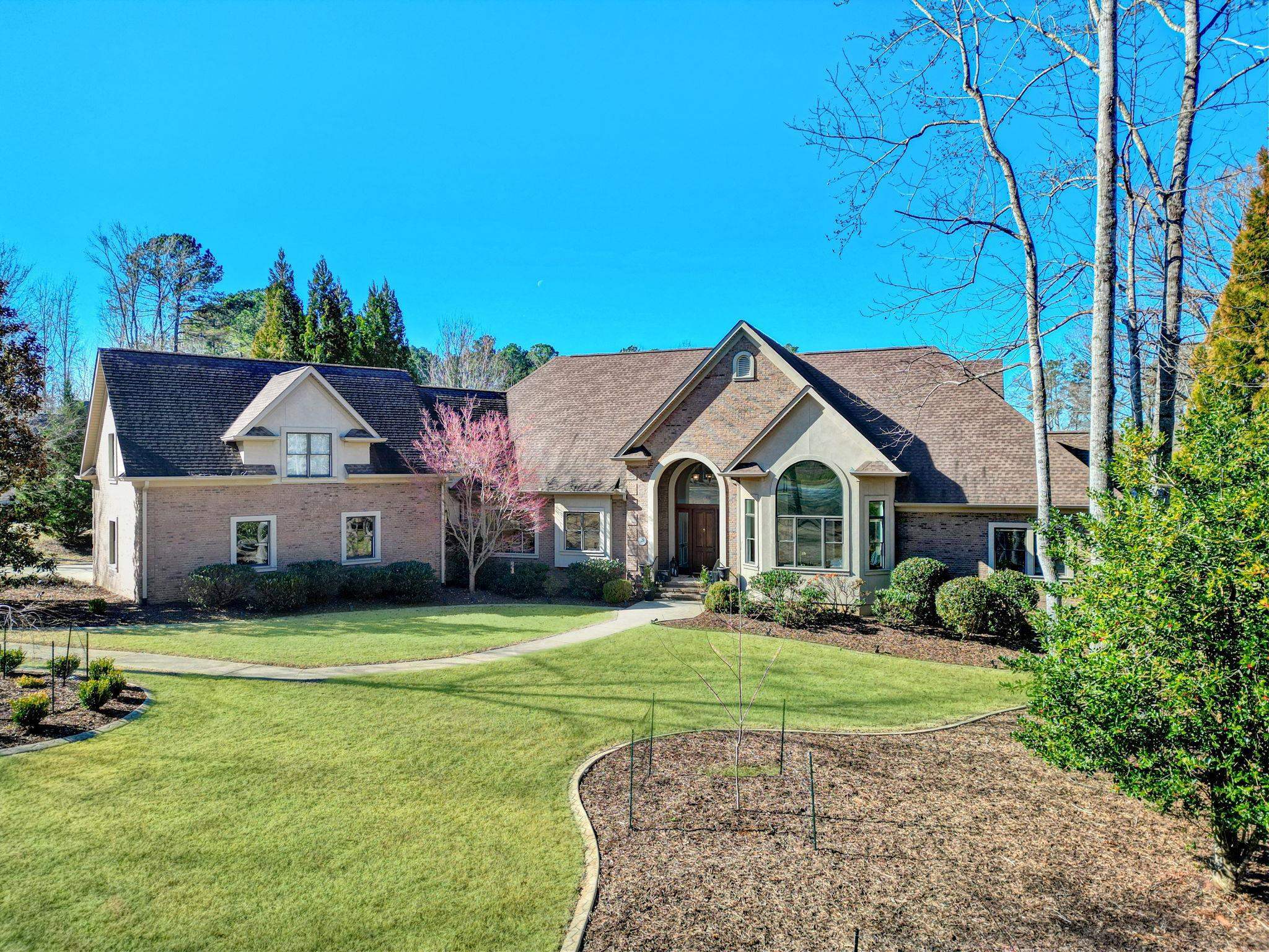 Property Photo: 838 Inverness Circle SC 29306