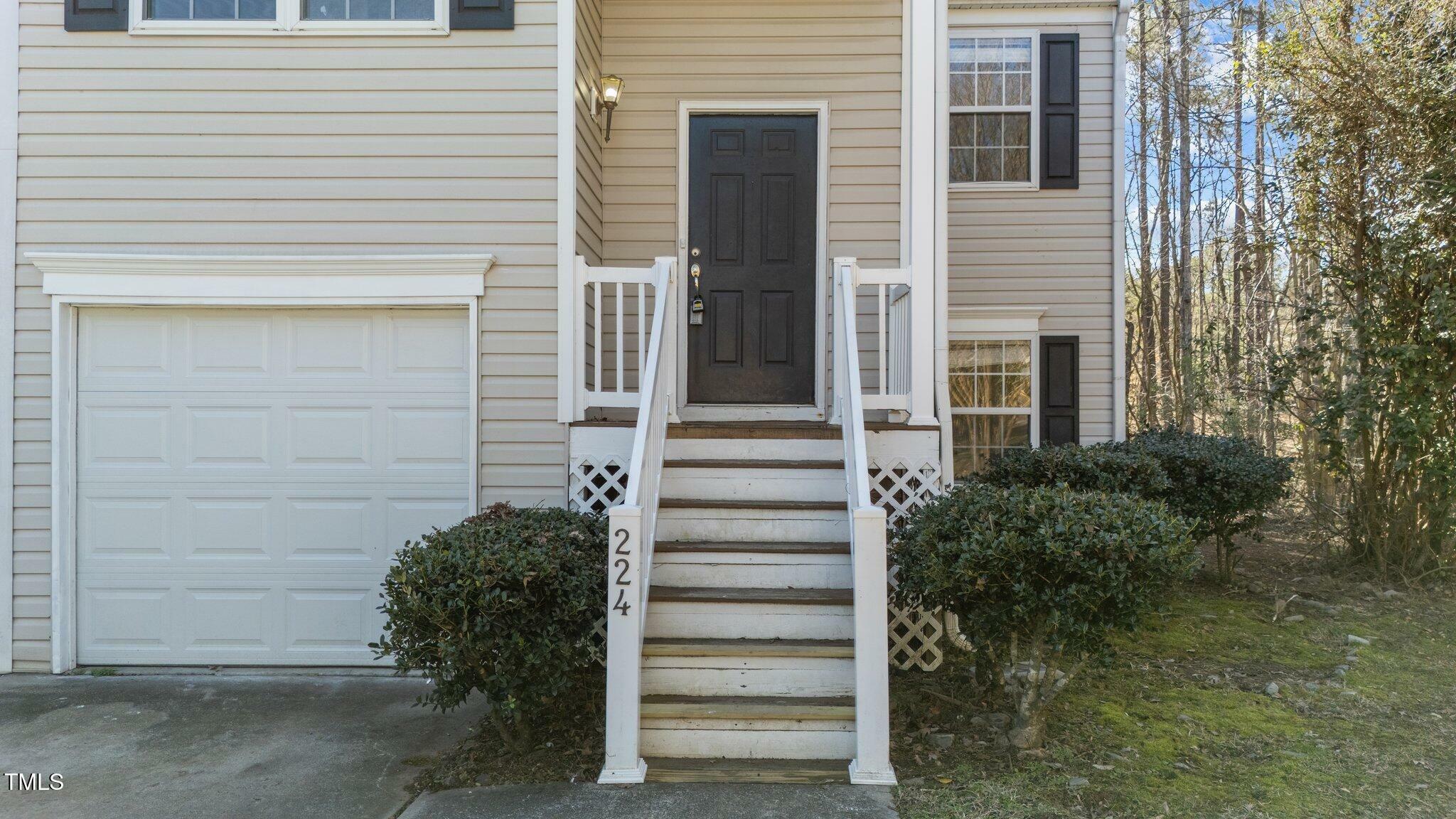 Property Photo:  224 Hartshorn Court  NC 27540 