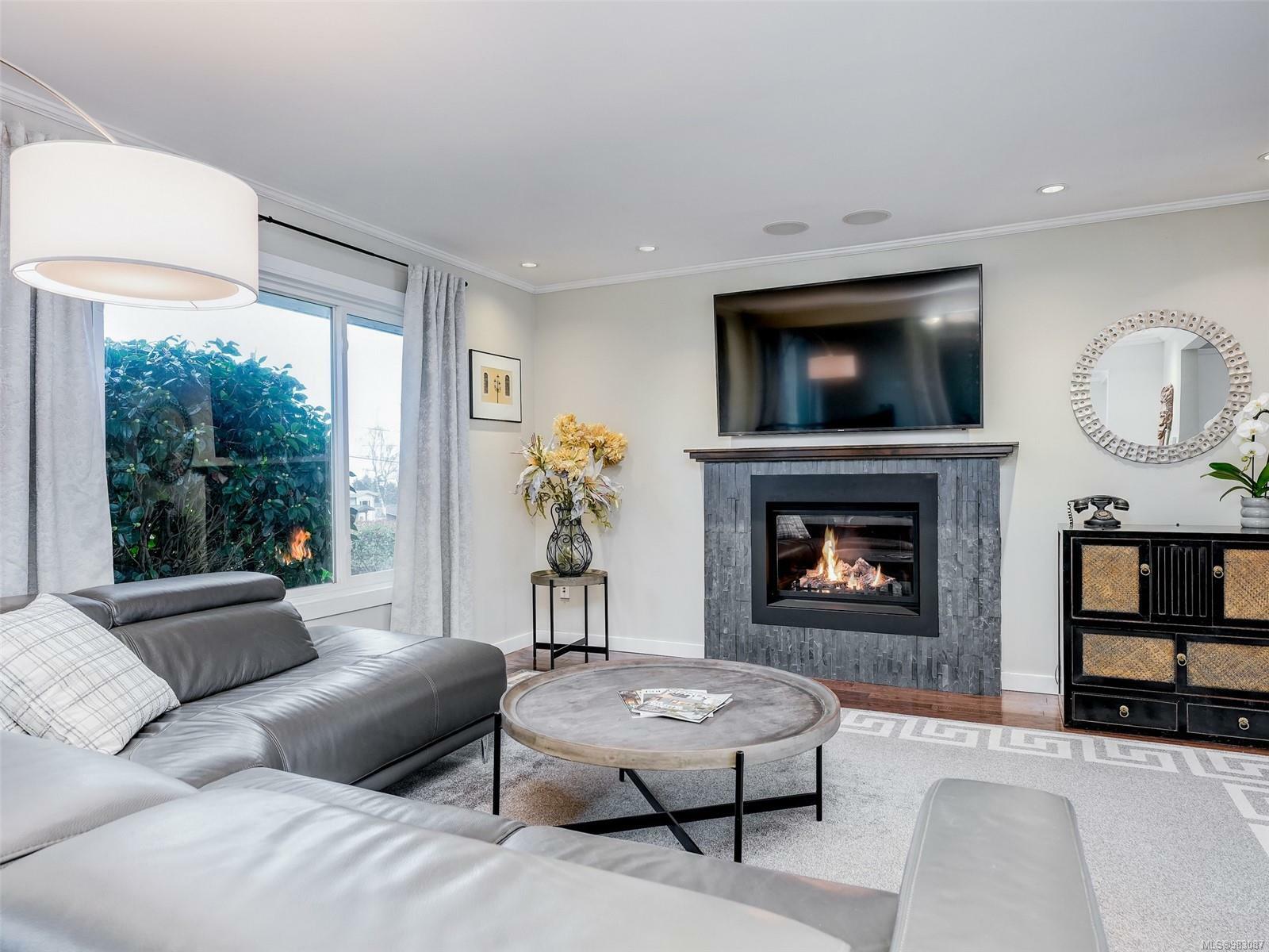 Property Photo: 4447 Narvaez Cres BC V8N 2S7