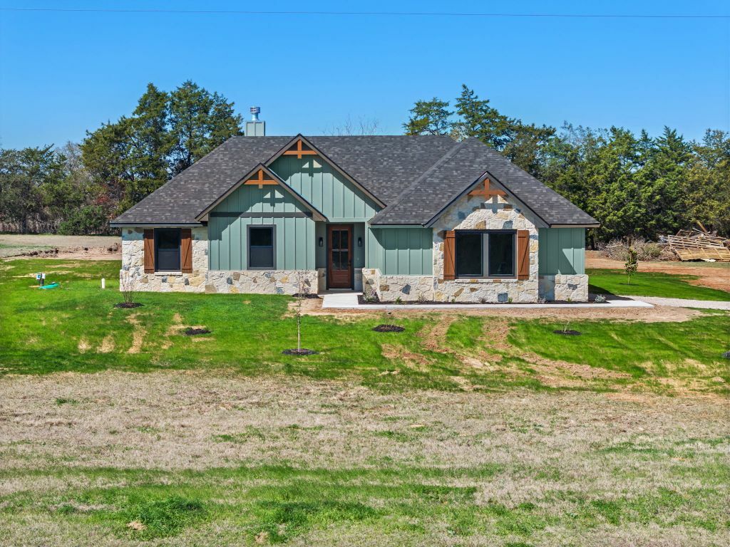 Property Photo:  1730 County Road 217  TX 78942 