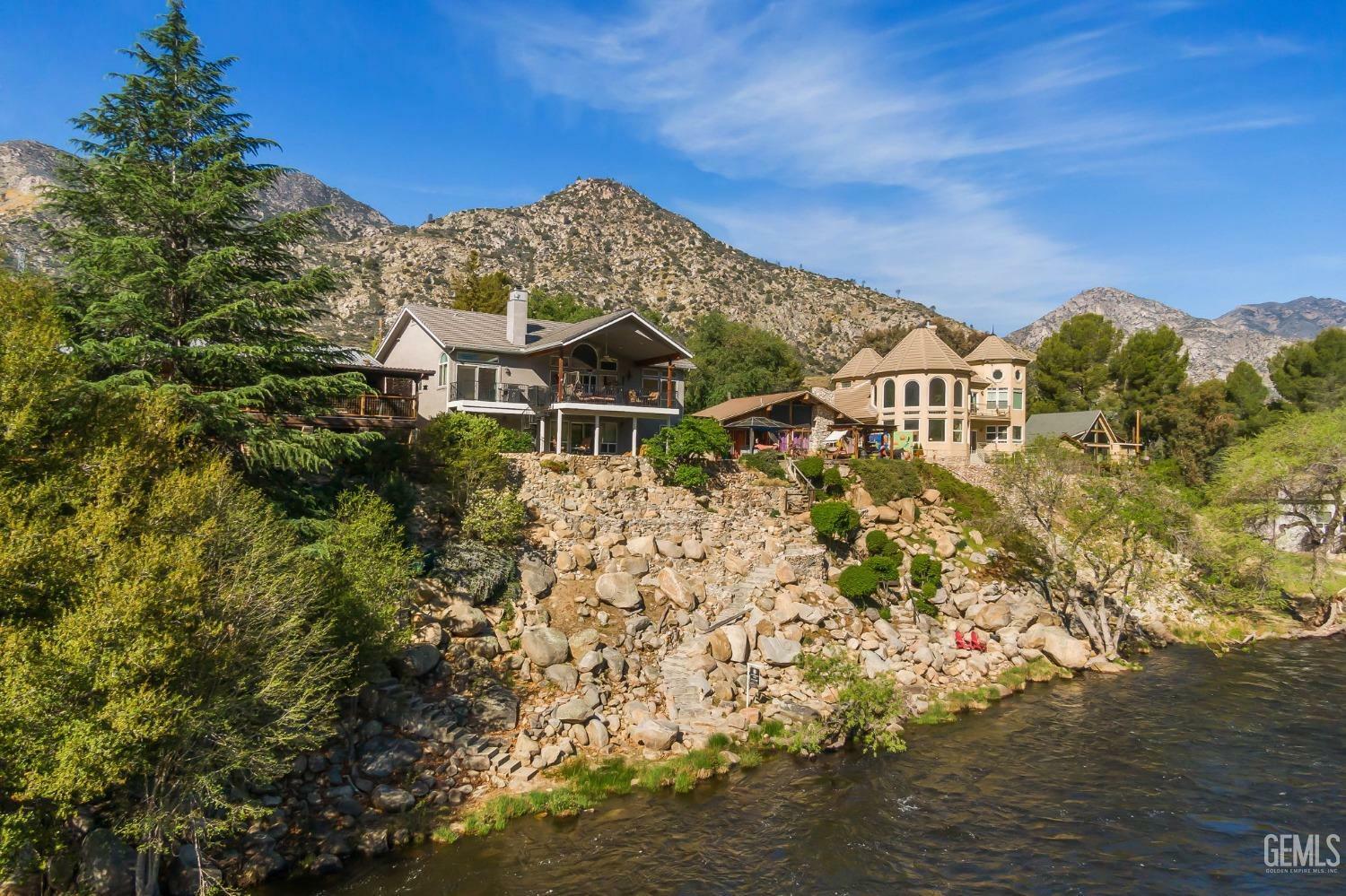 Property Photo: 848 Burlando Road CA 93238